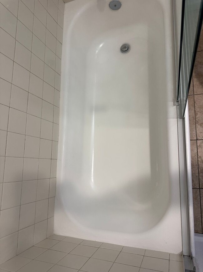 Building Photo - 564-568 7th St