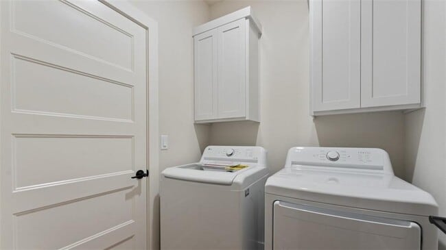 Building Photo - 1851 Lapis Ave