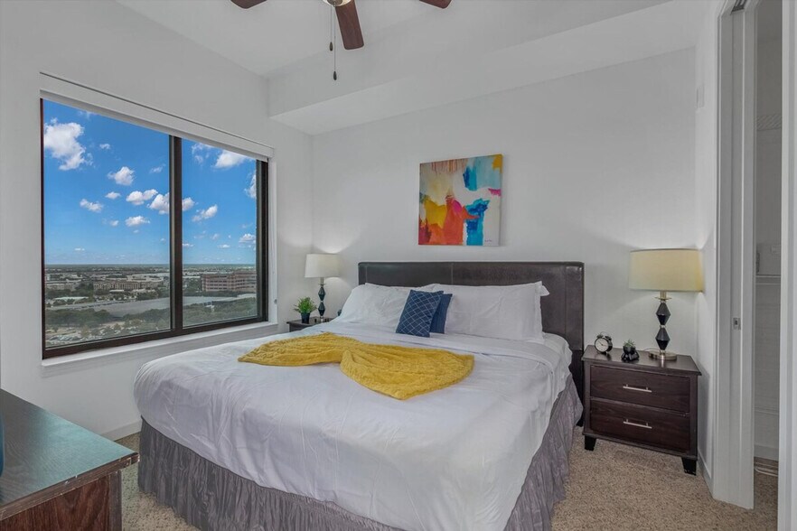 Building Photo - 2022 Holcombe Blvd