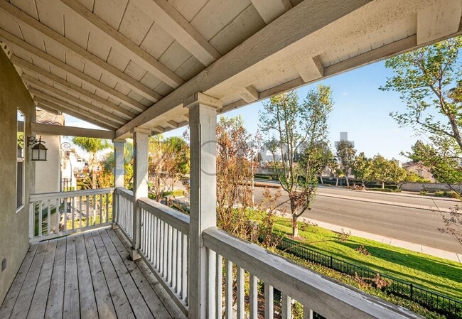 Building Photo - 4183 Vía Napoli