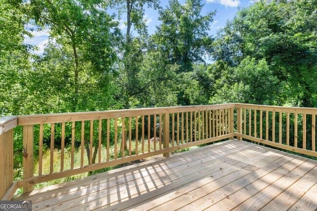 Building Photo - 1139 Lookout Ave NW