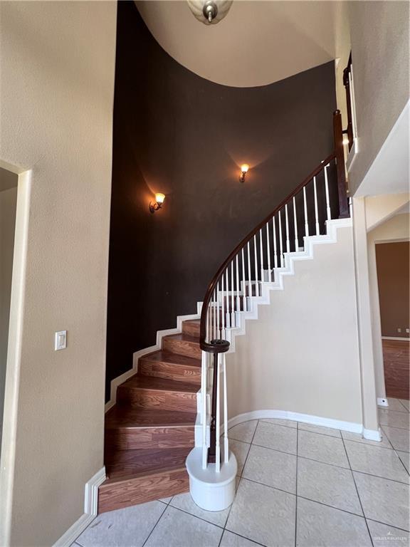 Building Photo - 3701 Blue Jay Dr