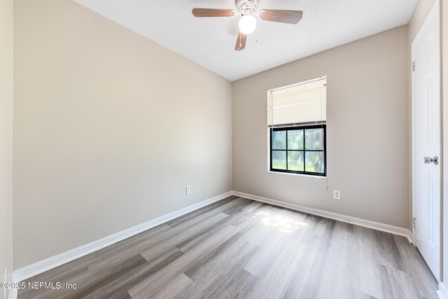 Building Photo - 3920 Sans Pareil St