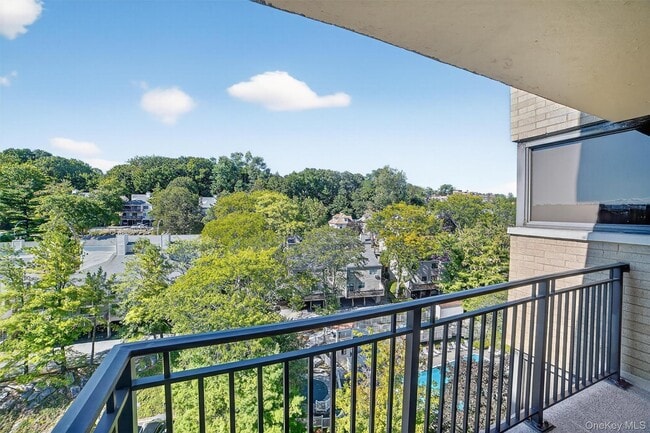 Building Photo - 25 Rockledge Ave