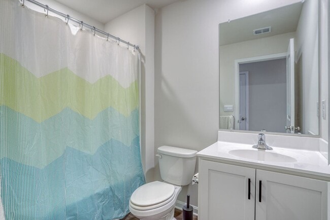 Building Photo - 124 Currant Cir