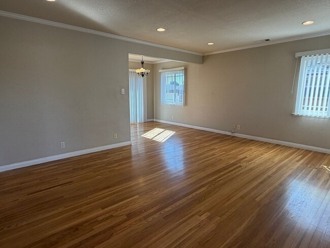 Building Photo - 14634 Richvale Dr