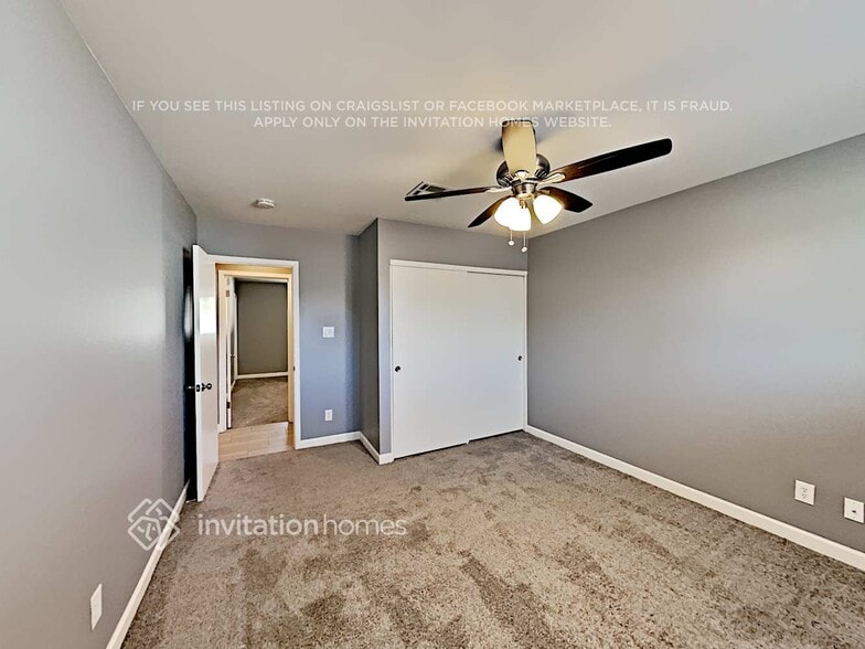 Building Photo - 420 E Hermosa Dr