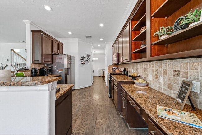 Building Photo - 1015 Enclave Square S