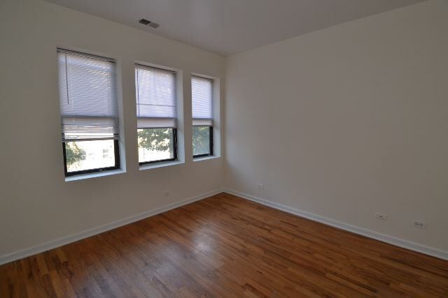 Building Photo - 909 W Dakin