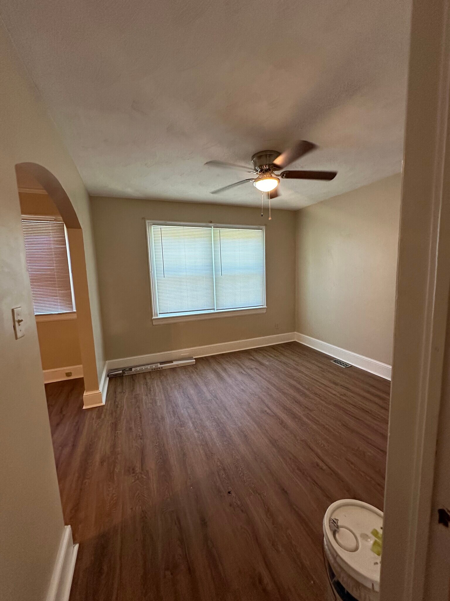 Building Photo - 107 Mitchell St