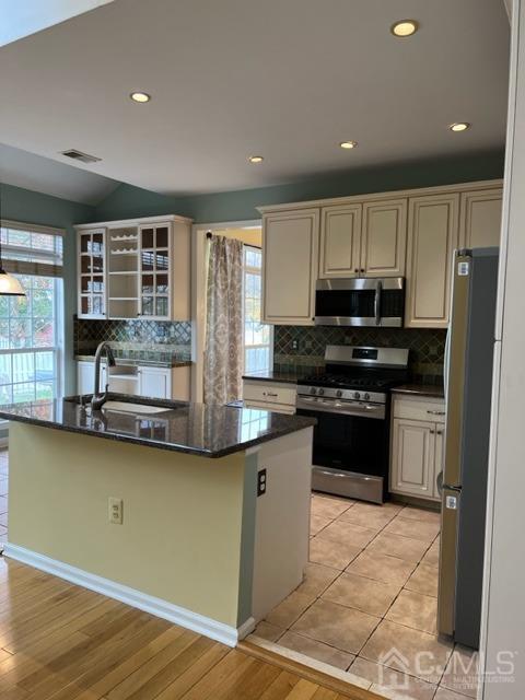 Building Photo - 32 Marion Dr