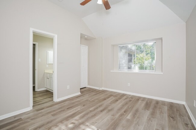 Building Photo - 1423 Tilman Dr