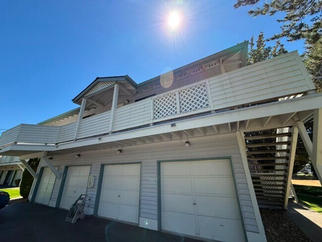Building Photo - 1624 201st Pl SE