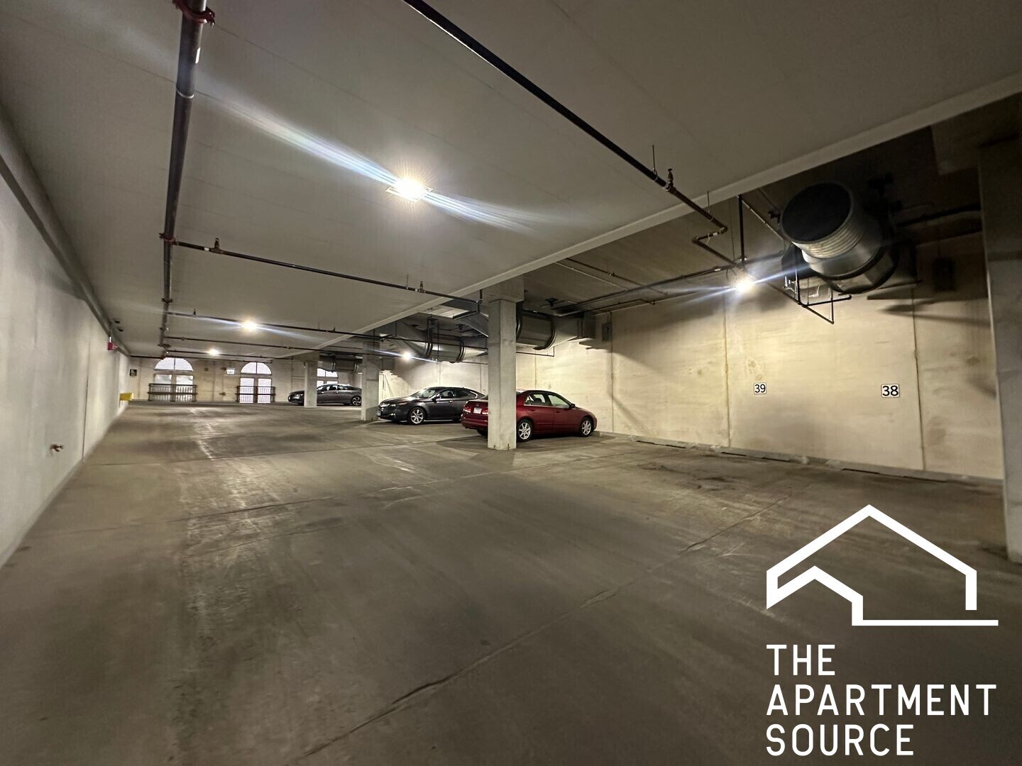 Building Photo - 1324 W Morse Ave