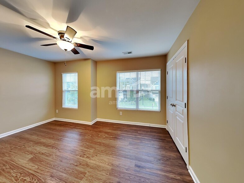 Building Photo - 3211 Whispernut Ln