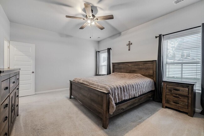 Building Photo - Spacious 4BR Home in Rincon with Fenced Yard & Modern Comforts
