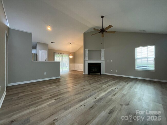 Building Photo - 13703 Shiella Caruth Dr