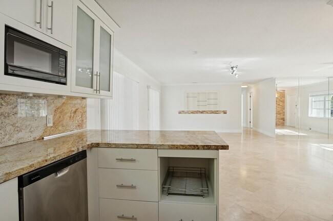 Building Photo - 4971 Ataman St