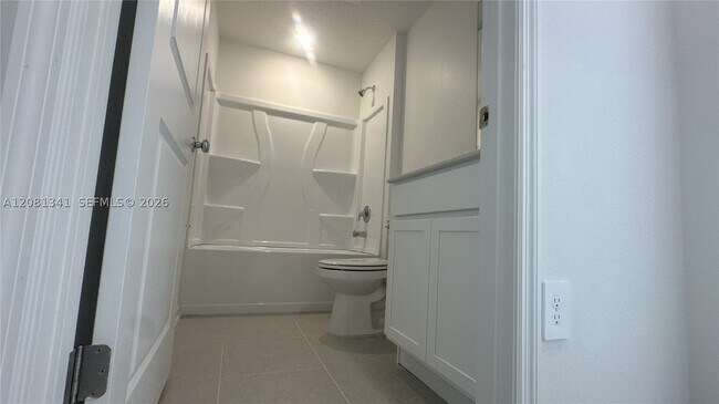 Building Photo - 2514 McKinley Dr