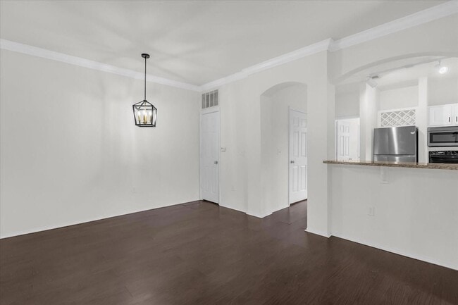 Building Photo - 163 Villa Di Este Terrace