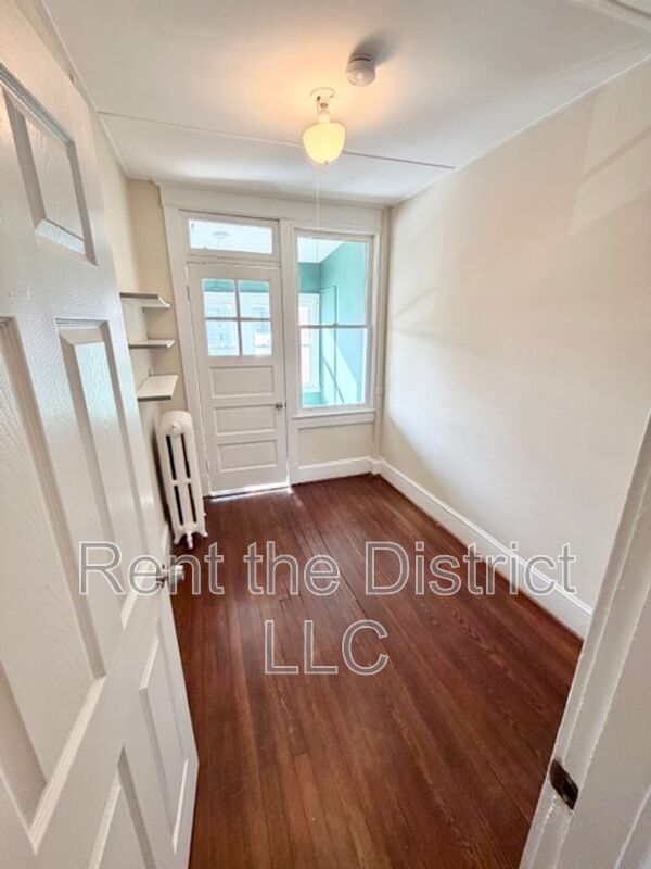 Building Photo - 814 Longfellow St NW