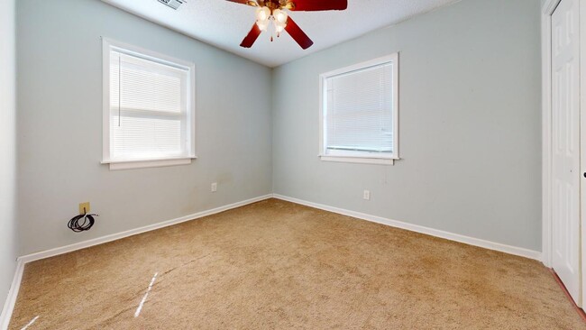 Building Photo - 1604 SE Jarman Ave