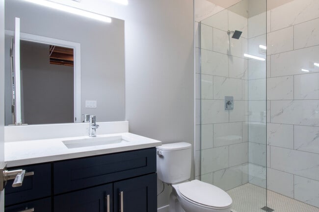 Building Photo - 11 E Illinois St