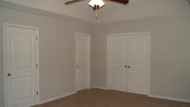 Building Photo - 375 Niblick Dr