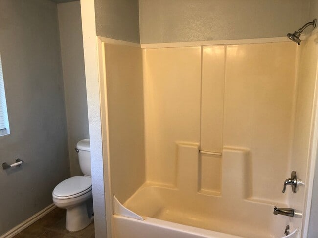 Building Photo - 1 bedroom apartment in Springfield!