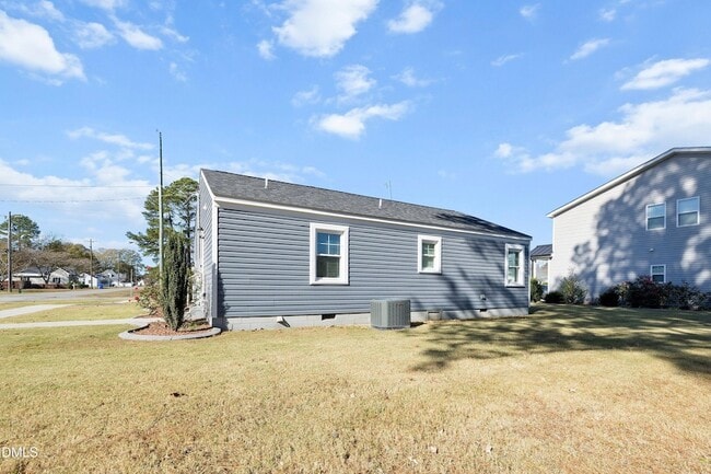 Building Photo - 209 S Walnut St