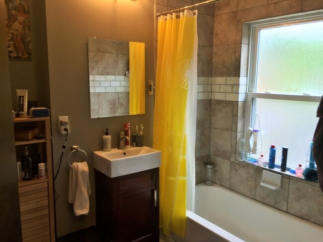 Building Photo - 6329-6331 Bartlett