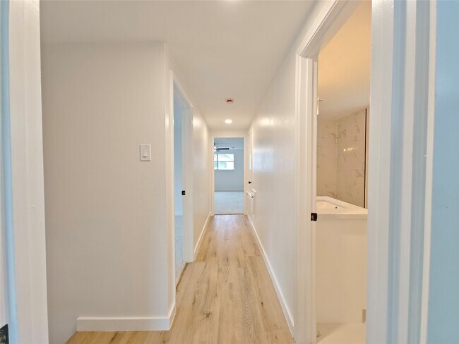 Building Photo - 4106 Clovernook Ln