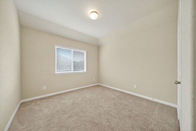 Building Photo - 1226 Hidden Cave Dr
