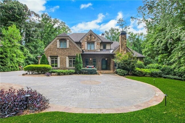 Building Photo - 5265 Peachtree Dunwoody Rd NE