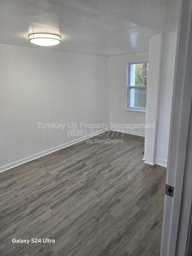 Building Photo - 910 Disco Dr