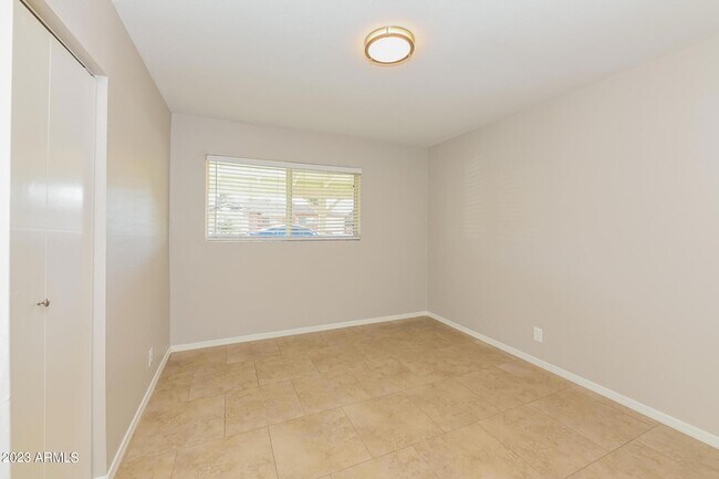 Building Photo - 8620 E Northland Dr