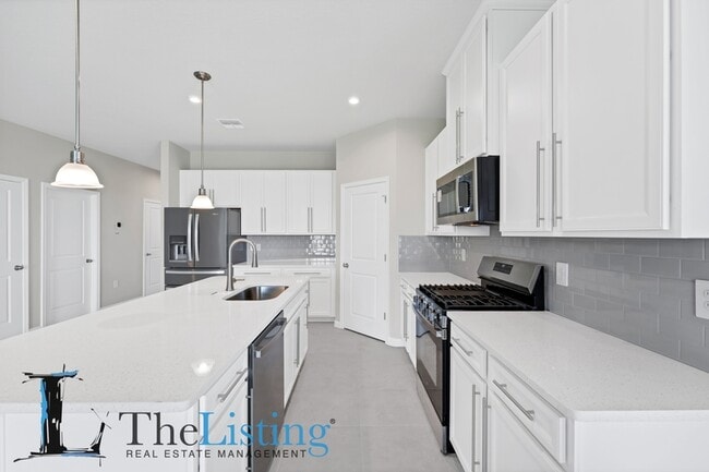 Building Photo - 3685 Kings Canyon Dr