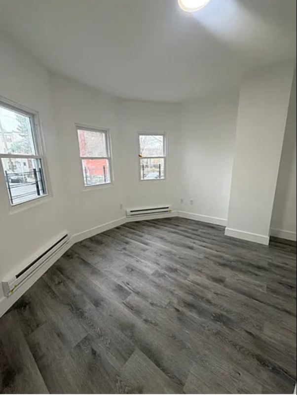 Building Photo - 25 Riverview Pl