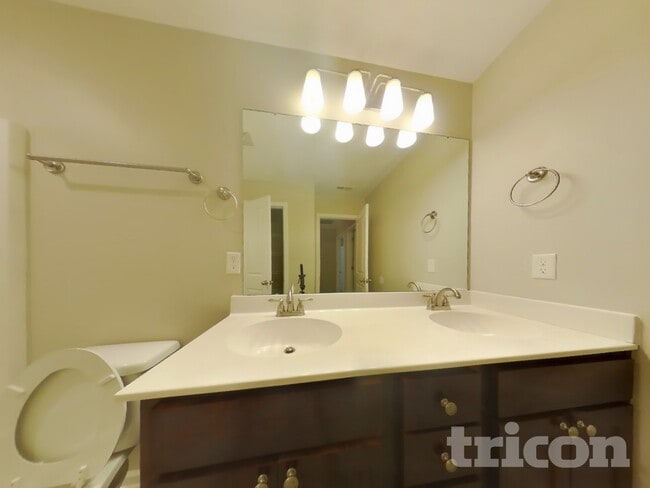 Building Photo - 502 Hickory Leaf Ct