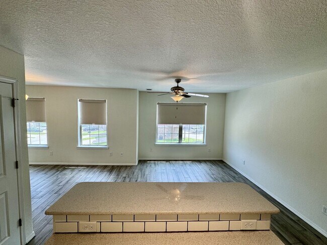 Building Photo - 279 S Breakwater Ln