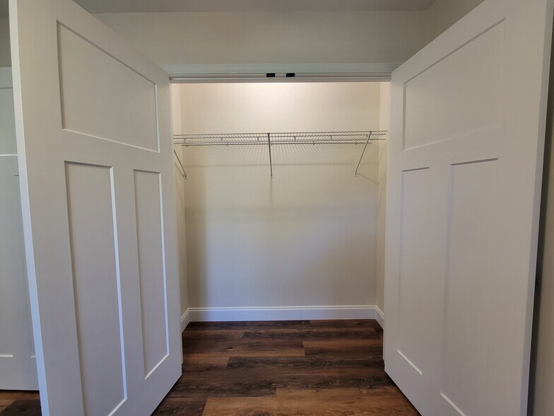 Closet #2 - 517 Hendrickson St