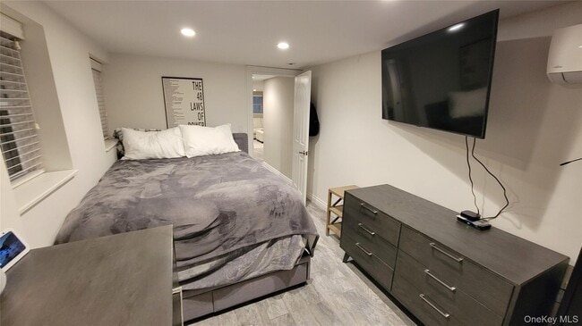 Building Photo - 85 Mohawk Ave