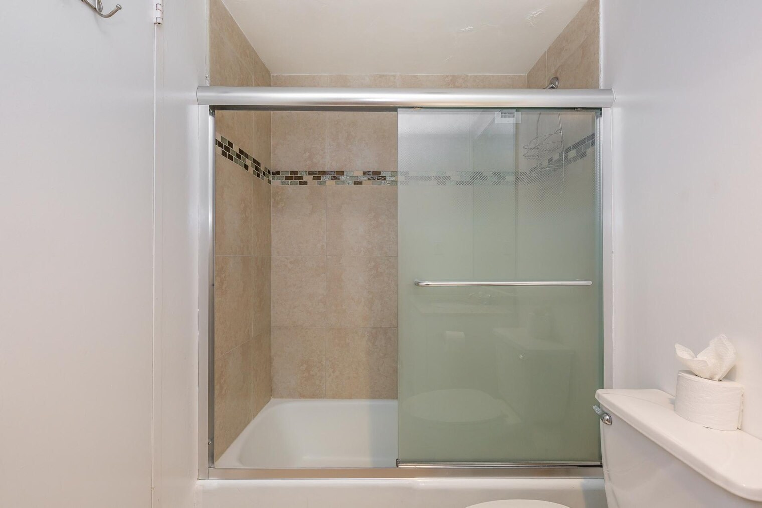 Building Photo - 3901 S Ocean Dr