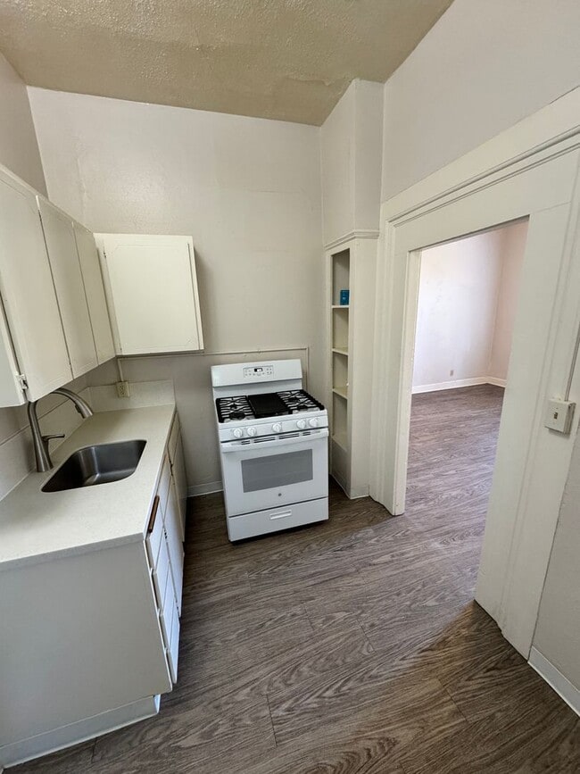 Building Photo - Nehalem Place