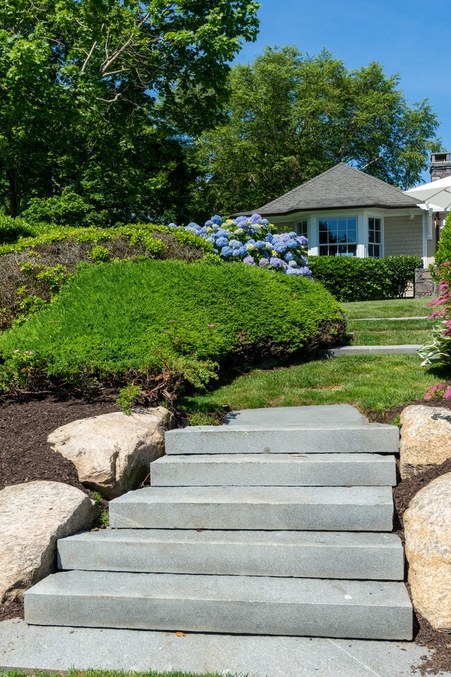 Building Photo - 3 Barclay Sq