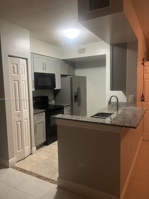 Building Photo - 2452 Centergate Dr