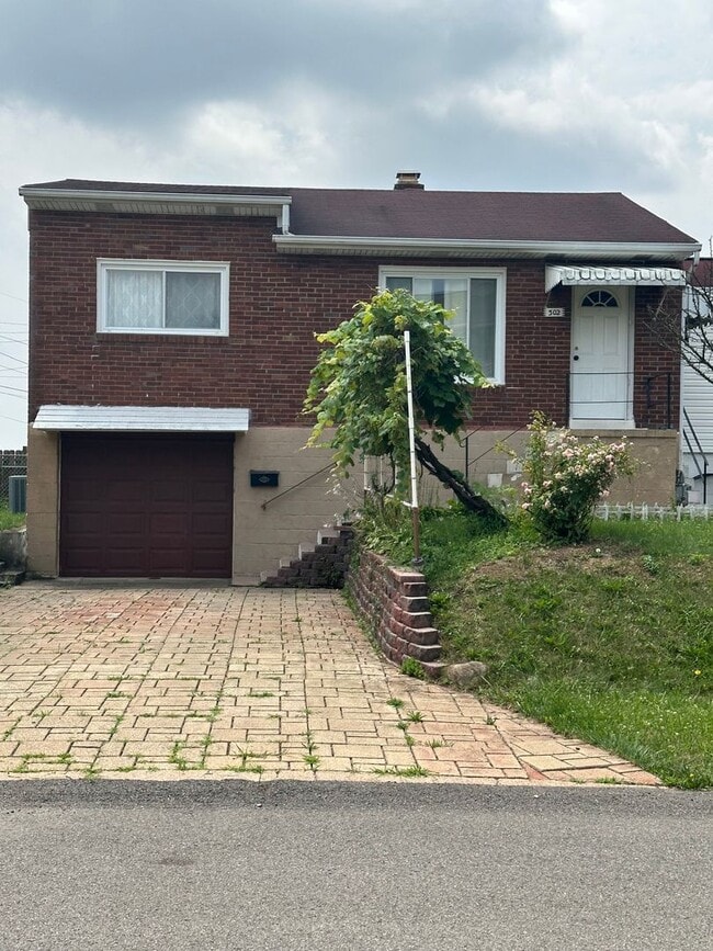 Primary Photo - 2 Bedrooms 1 bath home for RENT