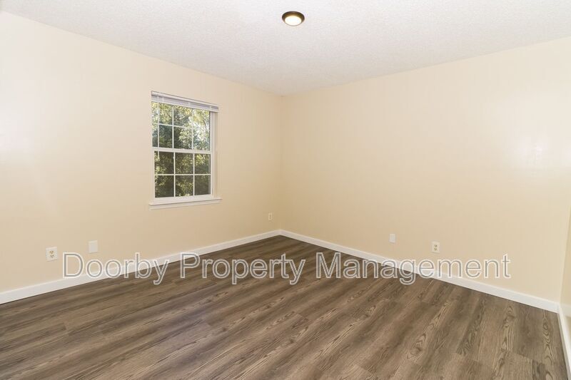 Building Photo - 2425 Ashmore Ave