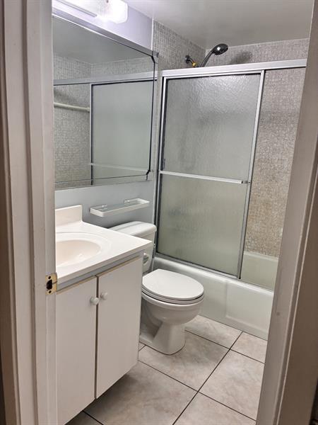 Building Photo - 259 S Cypress Rd