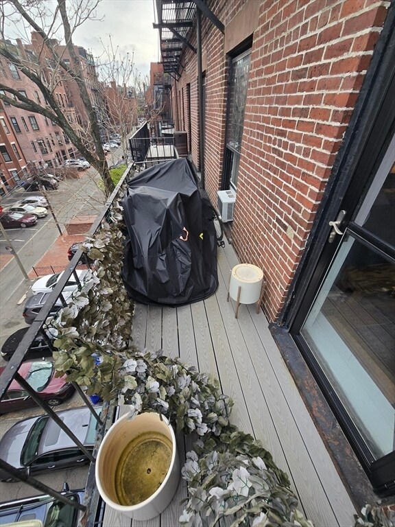 Building Photo - 313 Beacon St